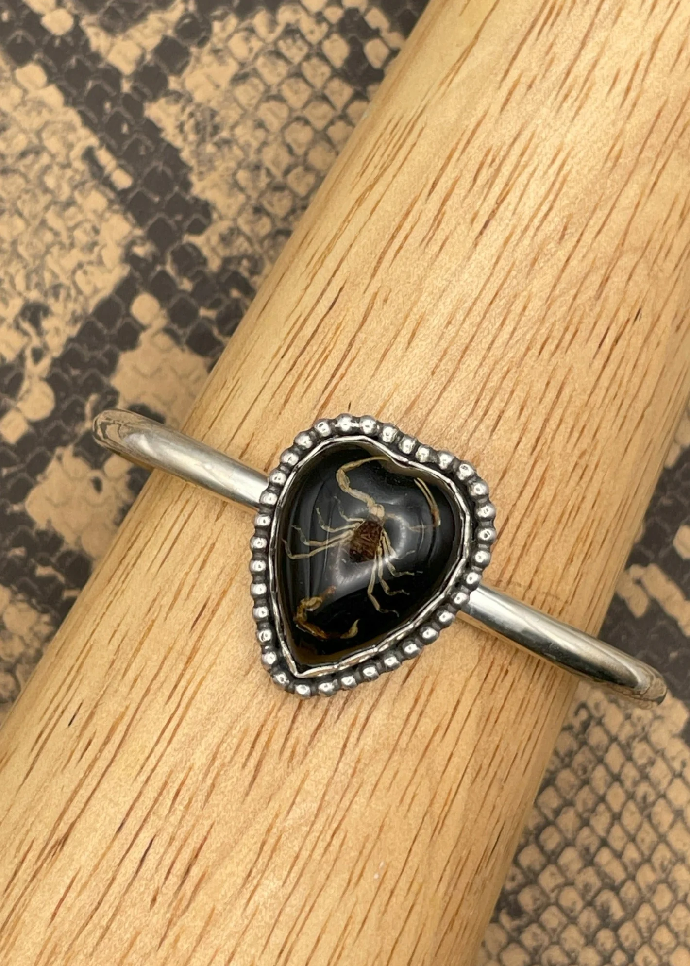 Scorpion Heart Cuff Bracelet - Olabens