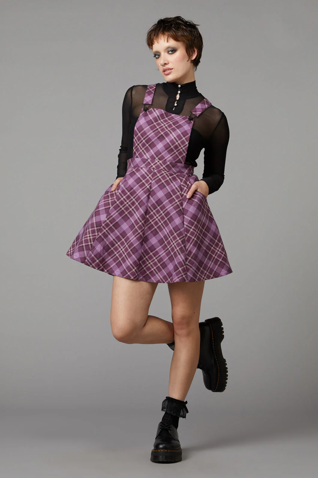 Apothecary Pinafore - Olabens