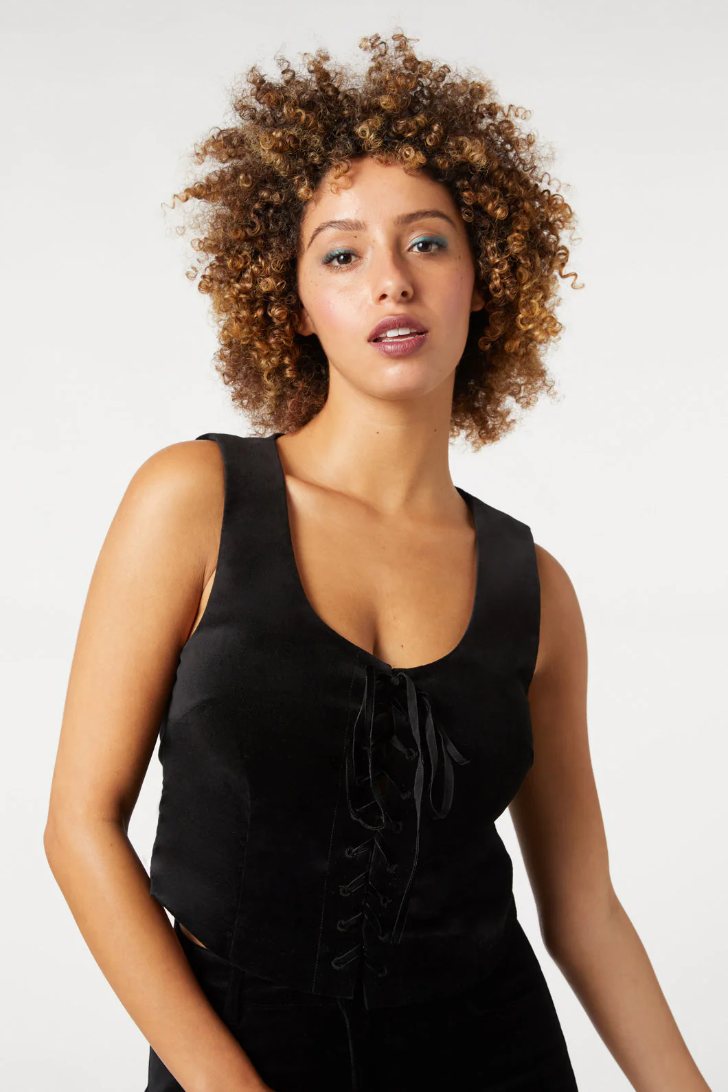 Sadie Velvet Vest - Olabens