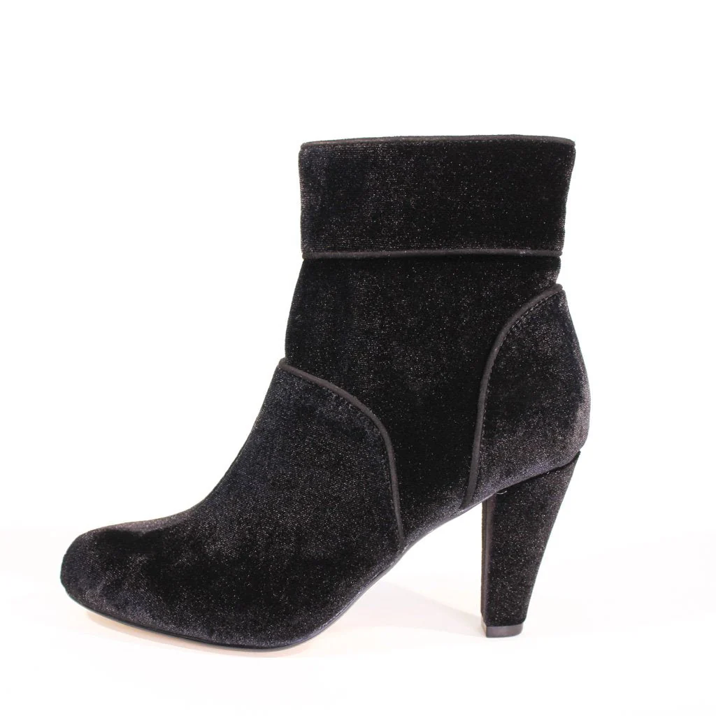 Topaz Velvet Booties - Olabens
