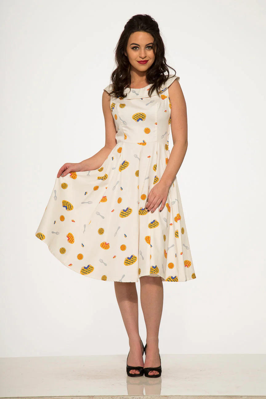 Pie Dress in Off White - Olabens