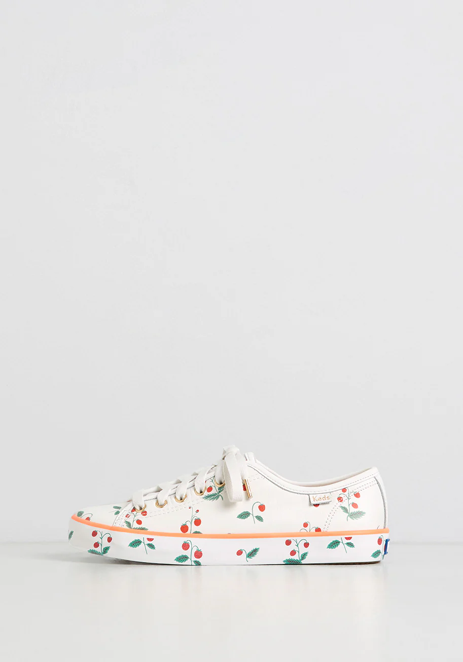 Sweet Baby Strawberries Sneaker - Olabens