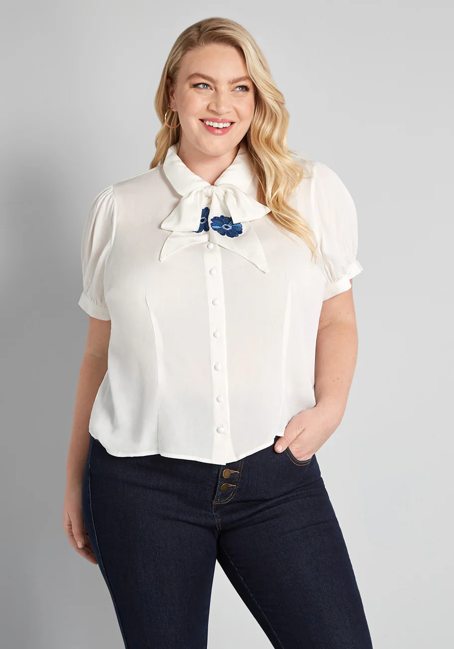 Isnyt x Collectif Bonny Blue Beauty Embroidered Blouse - Olabens