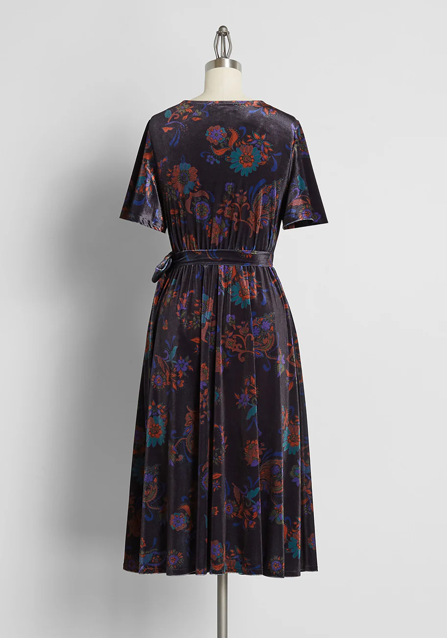 Timeless Embrace Velvet Midi Dress - Olabens