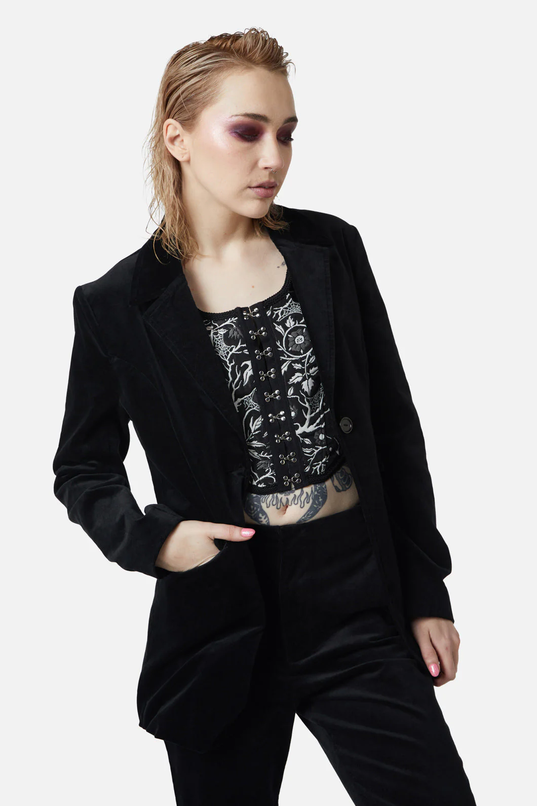 At The Alter Velvet Blazer - Olabens