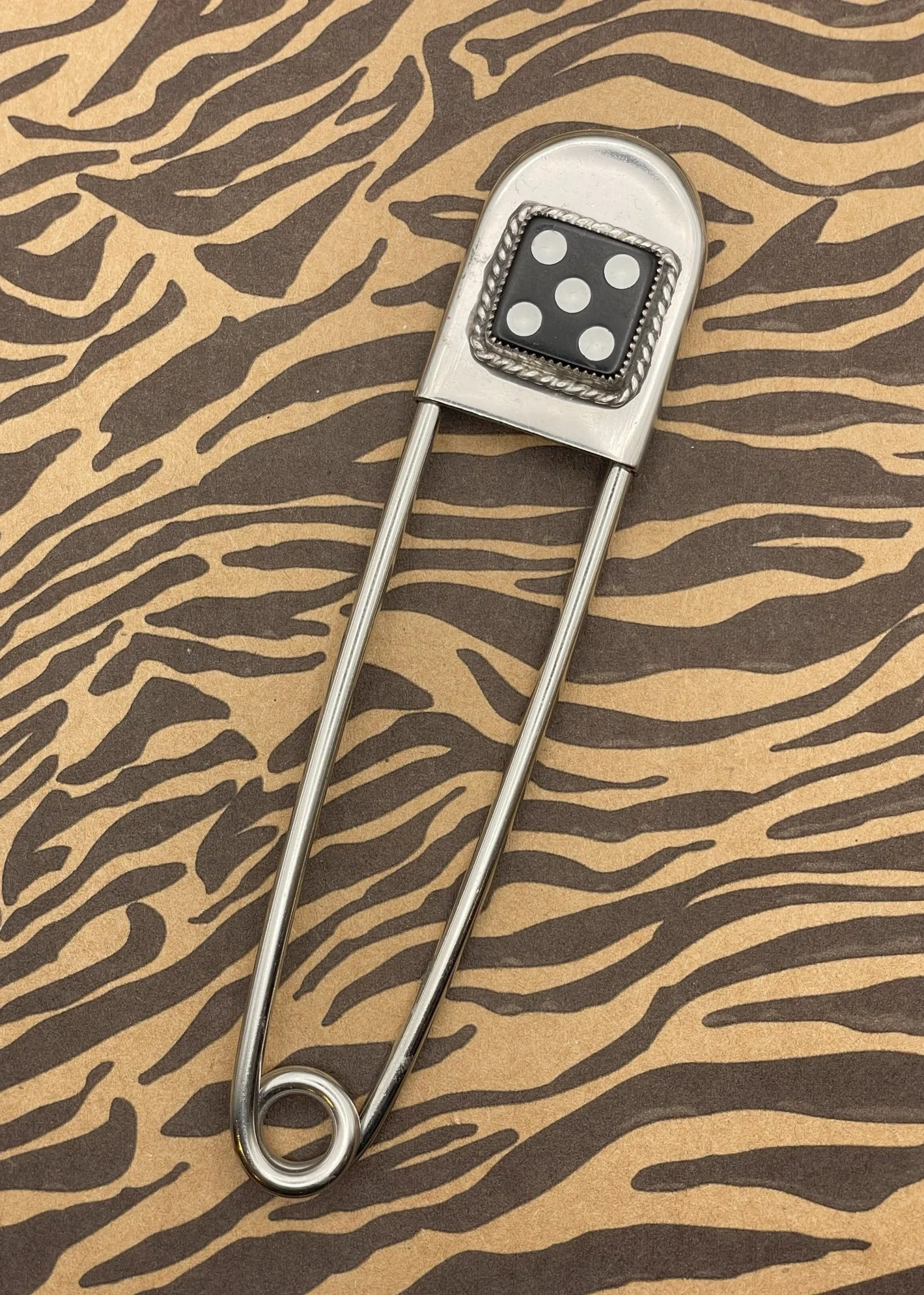 Dice Jumbo Safety Pin Keychain - Olabens