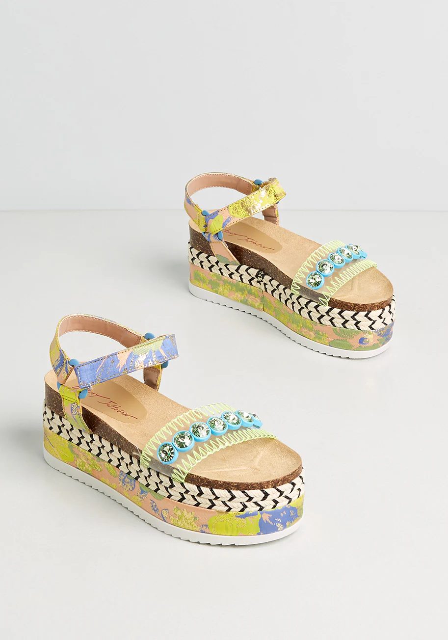 Hot on the Trail Platform Sandals - Olabens