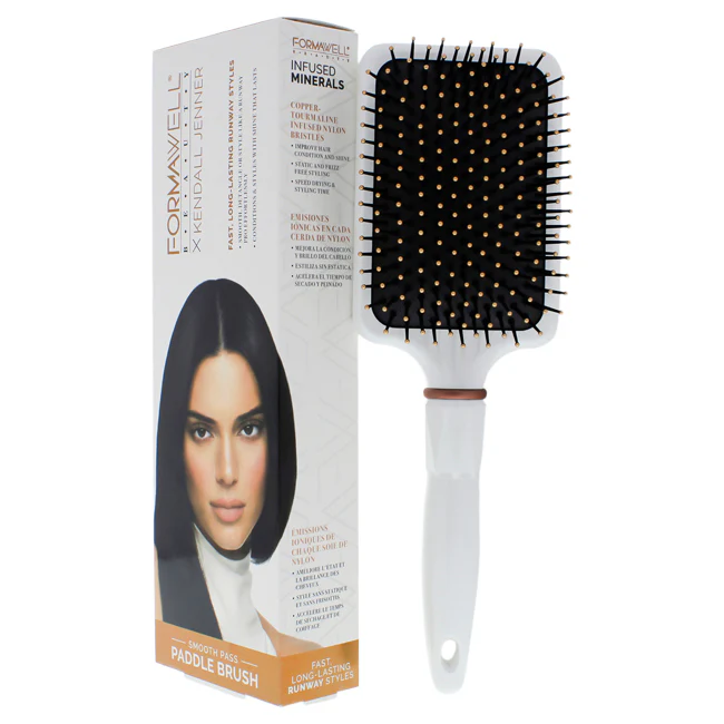Beauty X Kendall Jenner Smooth Pass Paddle Brush by Kendall Jenner for Unisex - 1 Pc Hair Brush - Olabens