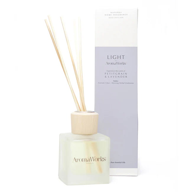 Aromaworks Light Reed Diffuser - Petitgrain and Lavender by Aromaworks for Unisex - 3.4 oz Reed Diffusers - Olabens