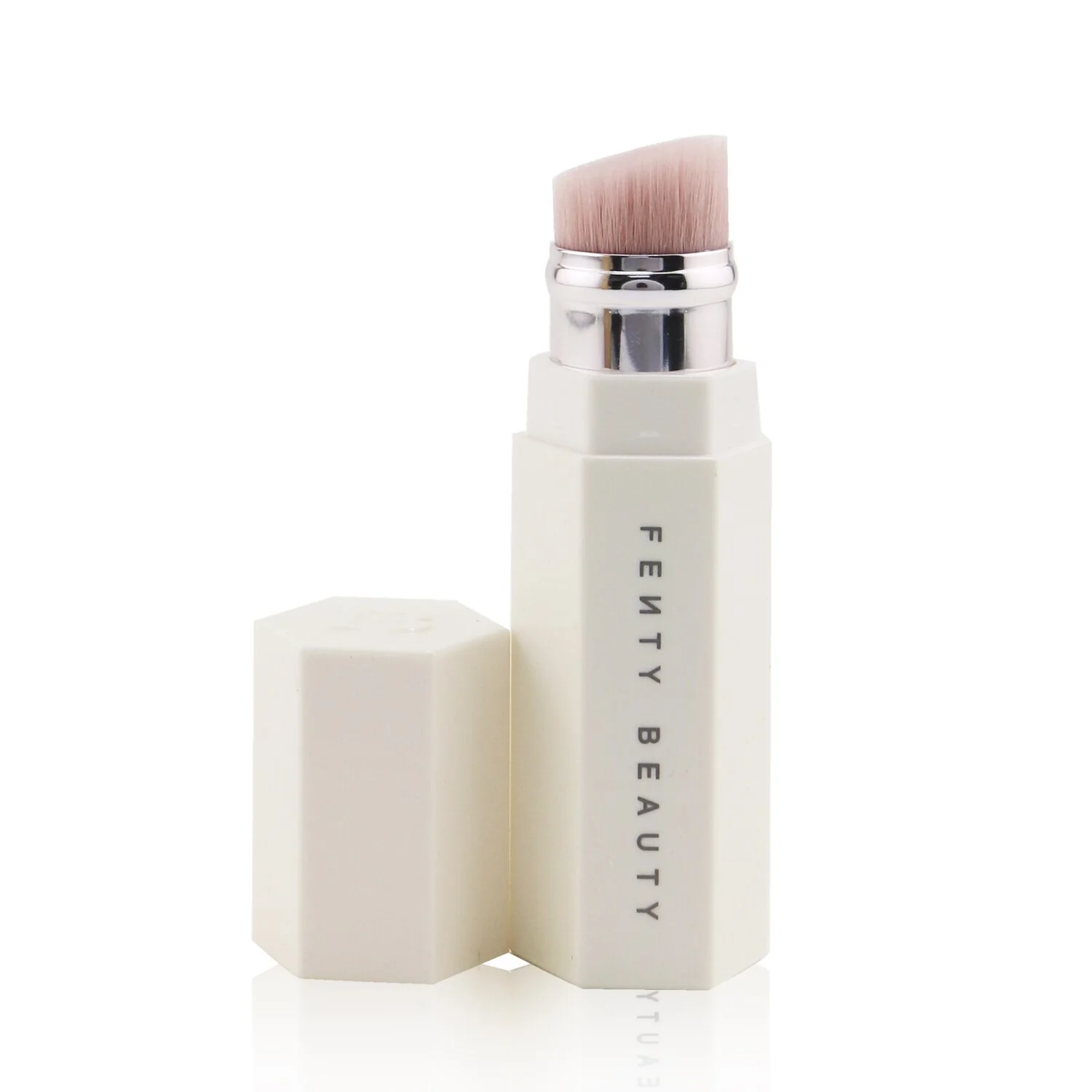 Fenty Beauty by Rihanna Portable Highlighter Brush 140 - Olabens