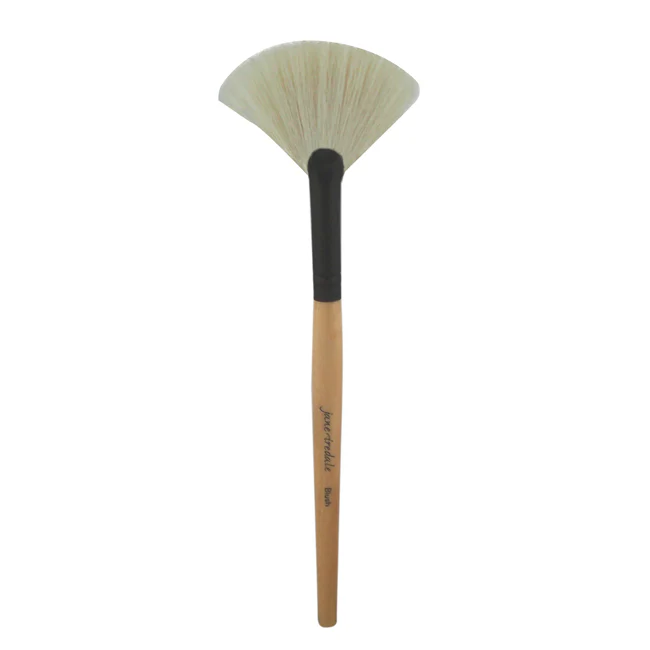 Jane Iredale White Fan Brush by Jane Iredale for Women - 1 Pc Brush - Olabens