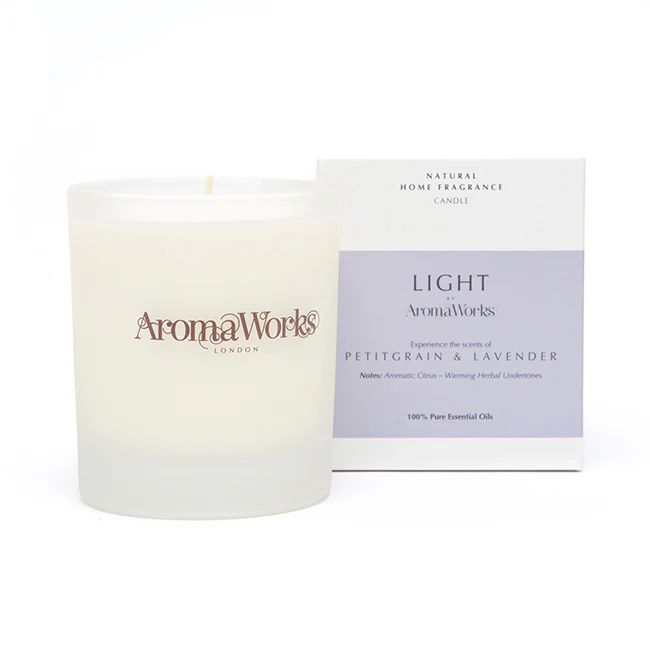 Aromaworks Light Candle - Petitgrain and Lavender by Aromaworks for Unisex - 7.76 oz Candle - Olabens