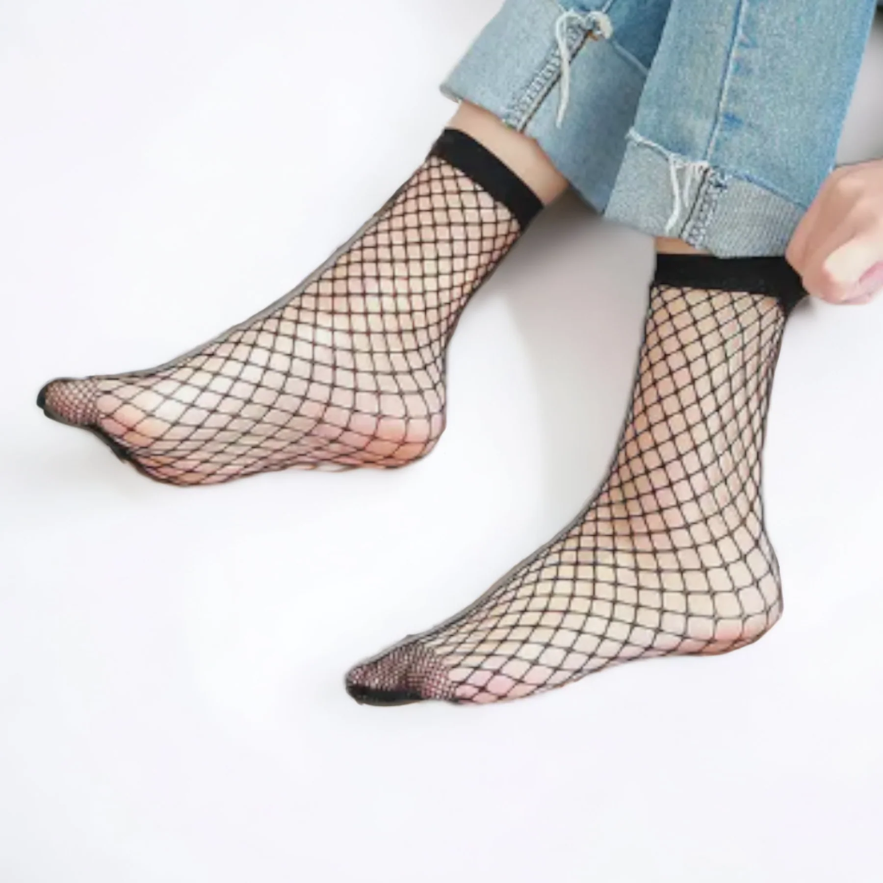 Fishy Fishnet Socks - Olabens