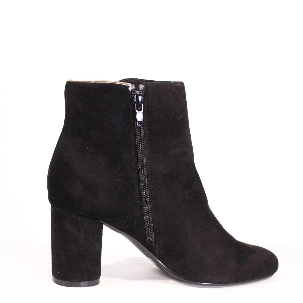 Tatiana Scallop Suede Booties - Olabens