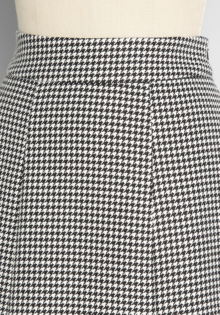Heartbreaker in Houndstooth Mini Skirt - Olabens