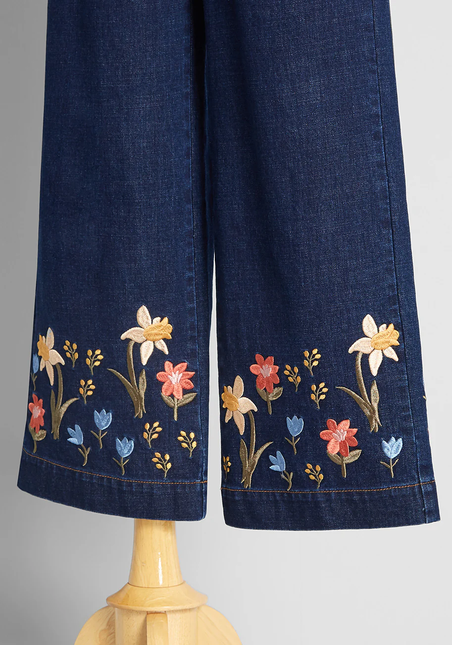 Flower Grazing Embroidered Wide-Leg Jeans - Olabens