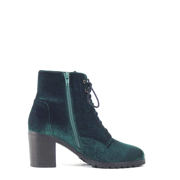 Timothy Velvet Booties - Olabens