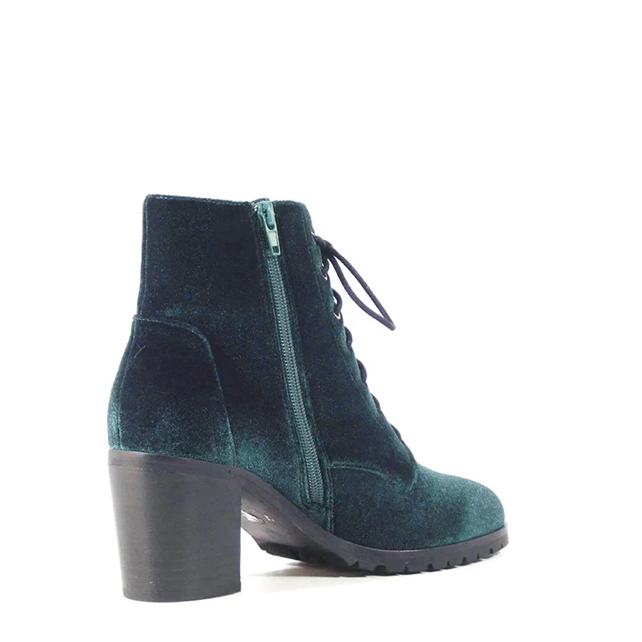 Timothy Velvet Booties - Olabens