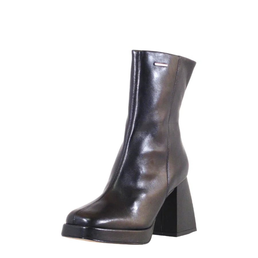 Valerie Molded Leather Booties - Olabens