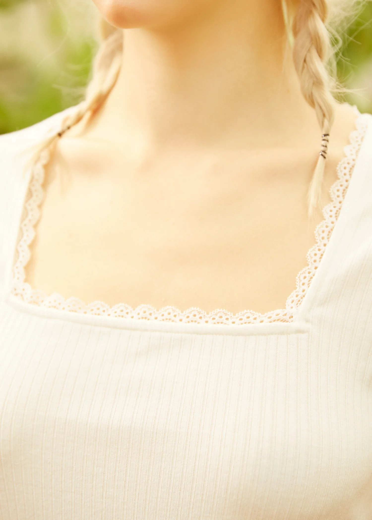 Lace Around the Edges Tee - Olabens