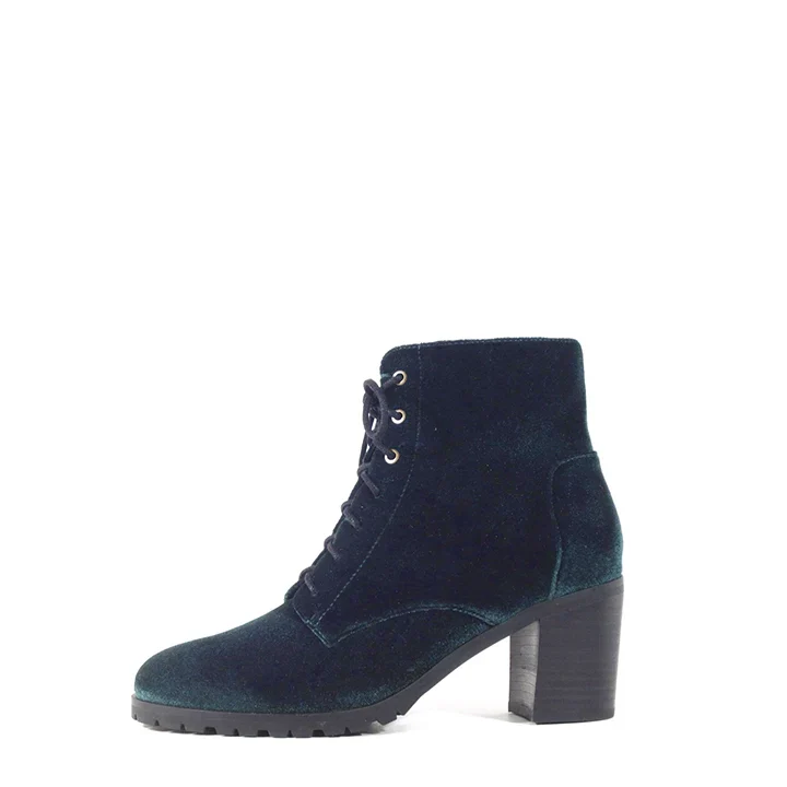 Timothy Velvet Booties - Olabens