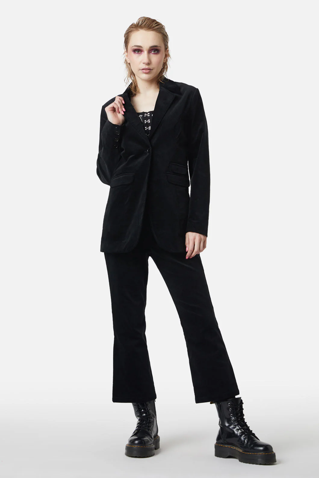At The Alter Velvet Blazer - Olabens