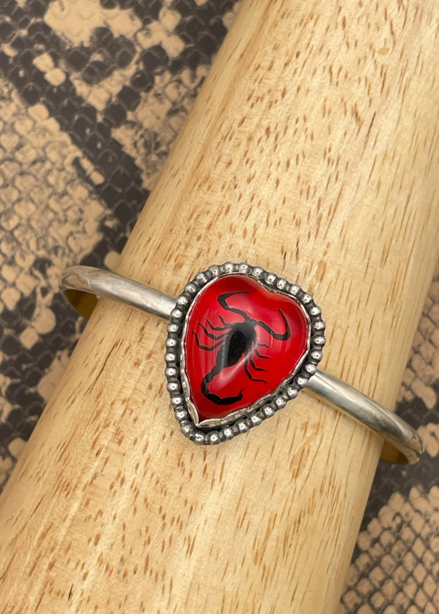 Scorpion Heart Cuff Bracelet - Olabens