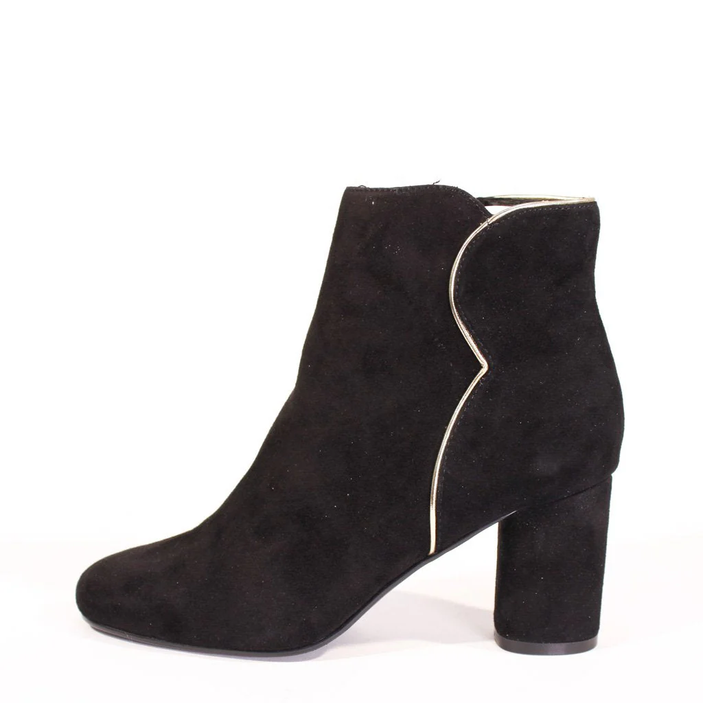Tatiana Scallop Suede Booties - Olabens
