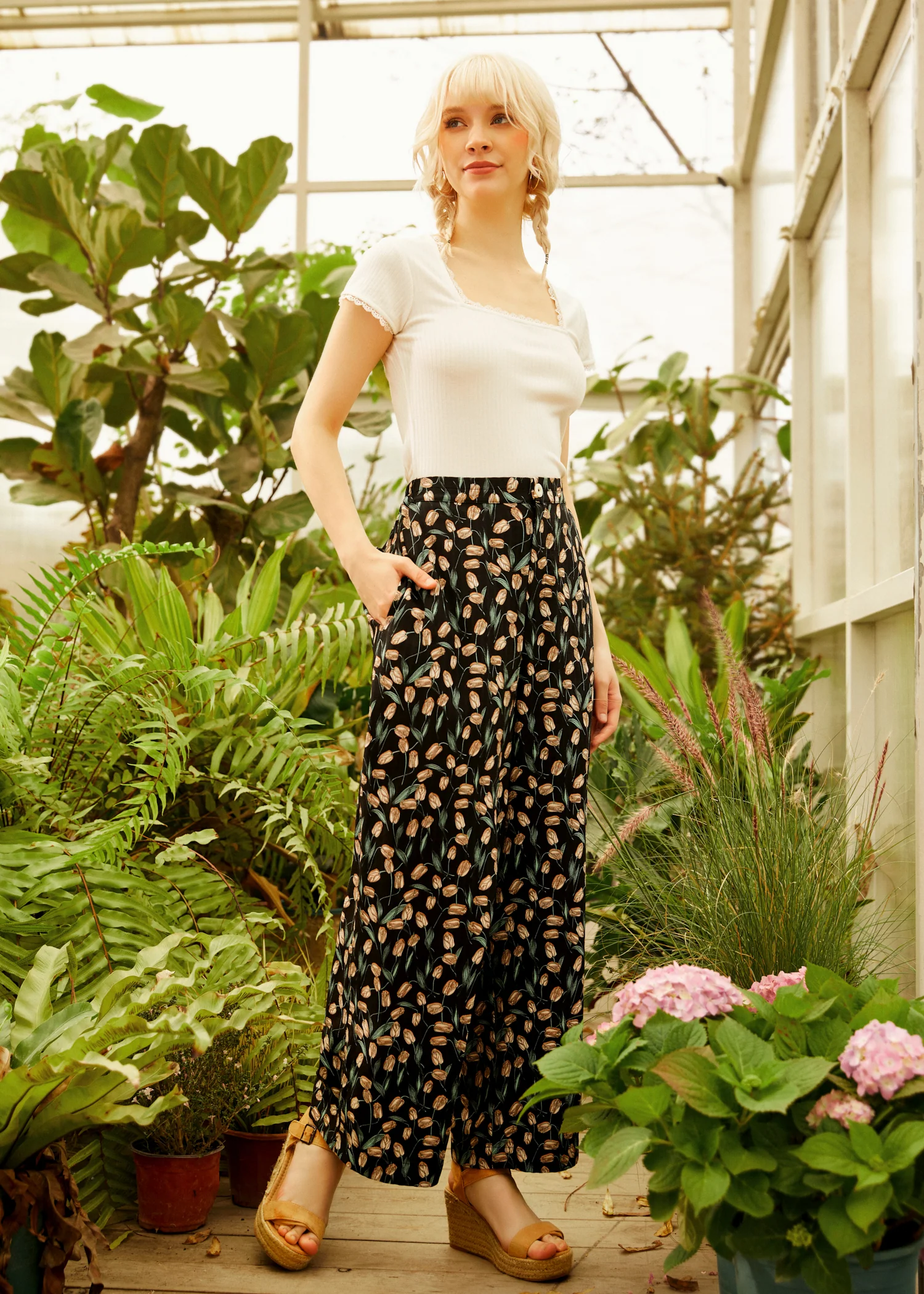 Lace Around the Edges Tee - Olabens