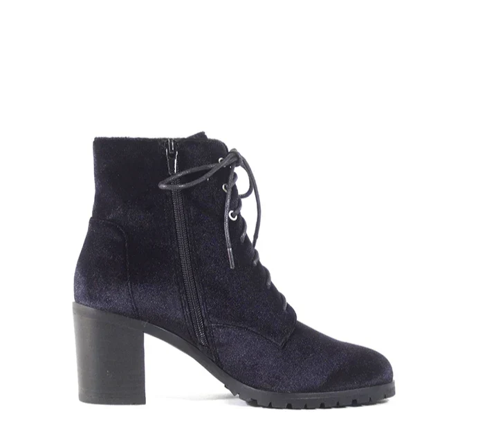 Timothy Velvet Booties - Olabens