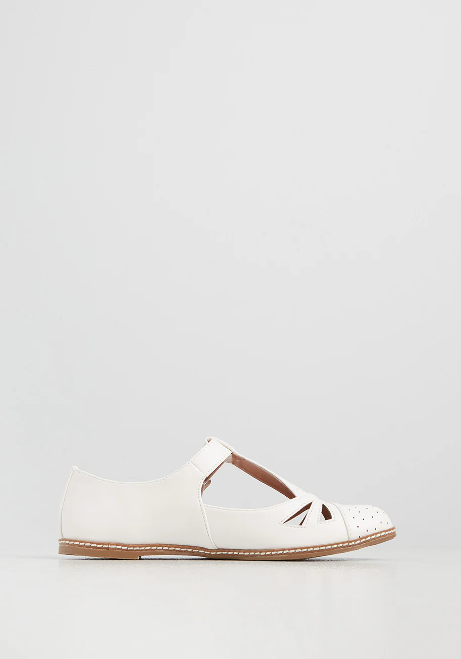 Cut-Out Early T-Strap Flat - Olabens