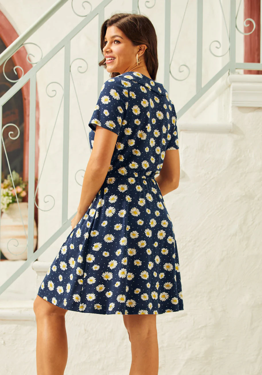 Lazy Daisy Collared Dress - Olabens