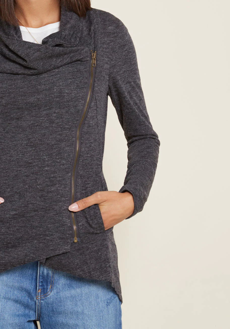 Airport Greeting Cardigan in Charcoal - Olabens