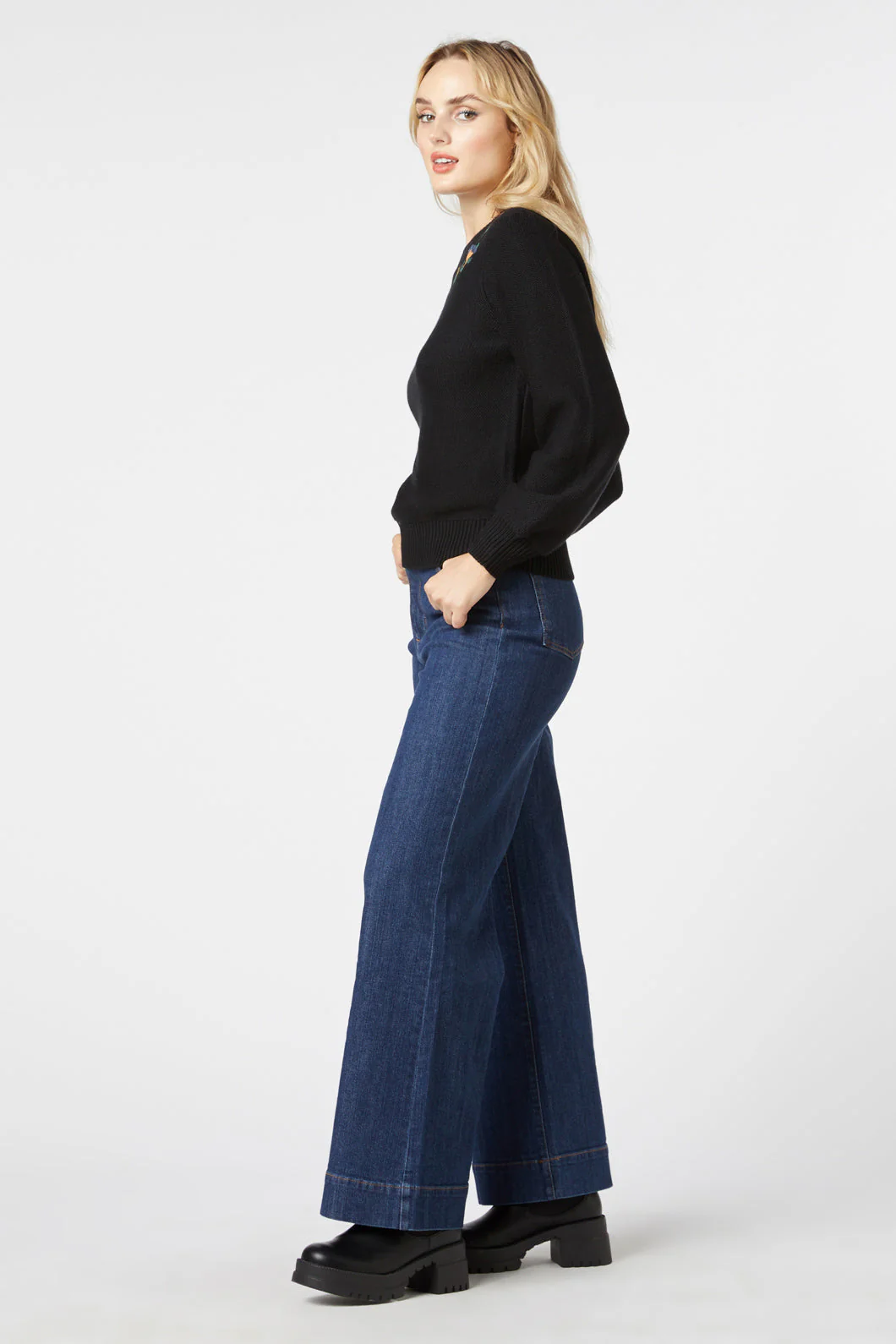Protea Embroidered Jumper - Olabens