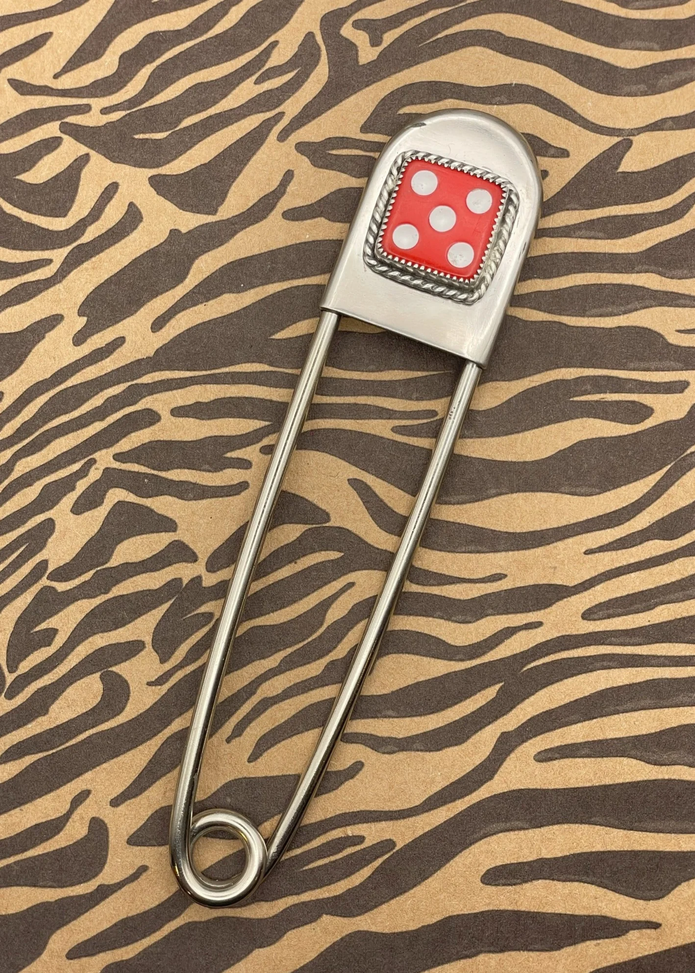 Dice Jumbo Safety Pin Keychain - Olabens