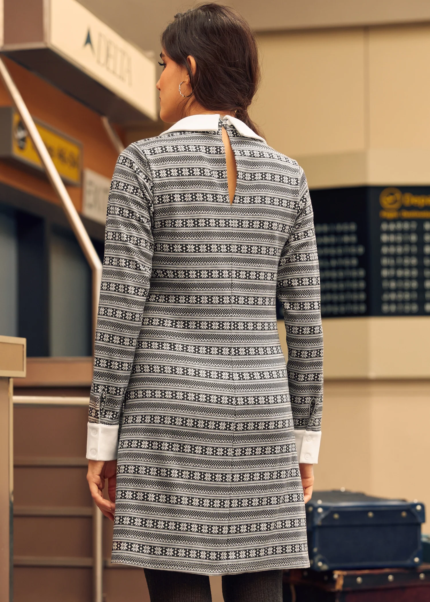 Transitional Timepiece Contrast Collar Shift Dress - Olabens