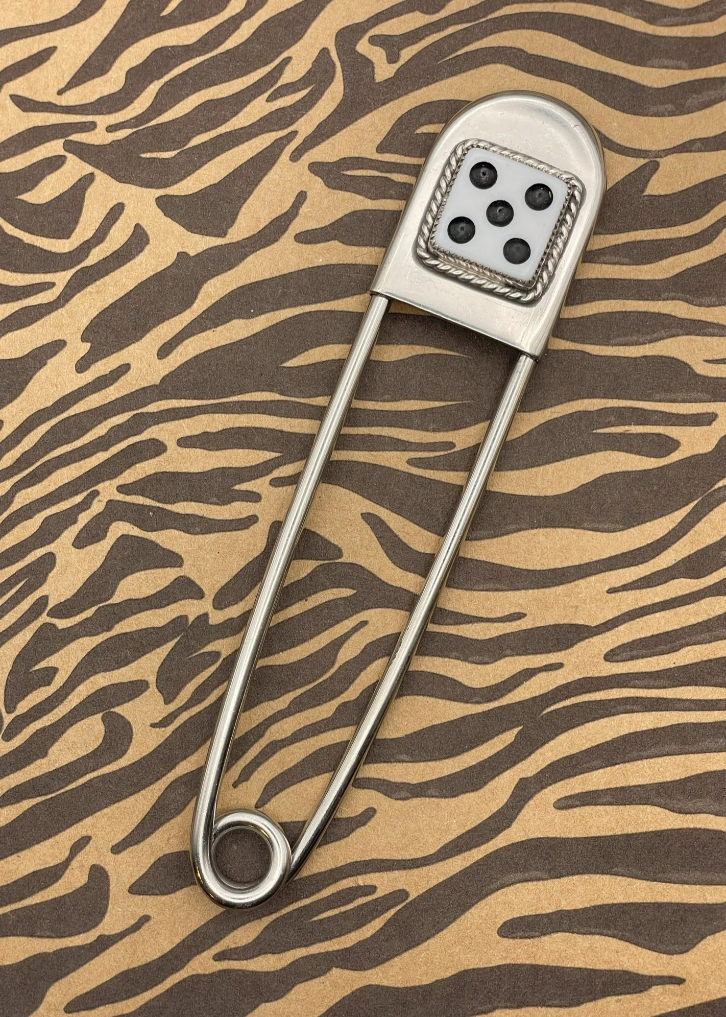 Dice Jumbo Safety Pin Keychain - Olabens