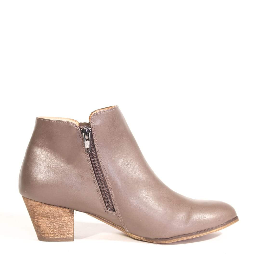 Logan Western Booties - Olabens