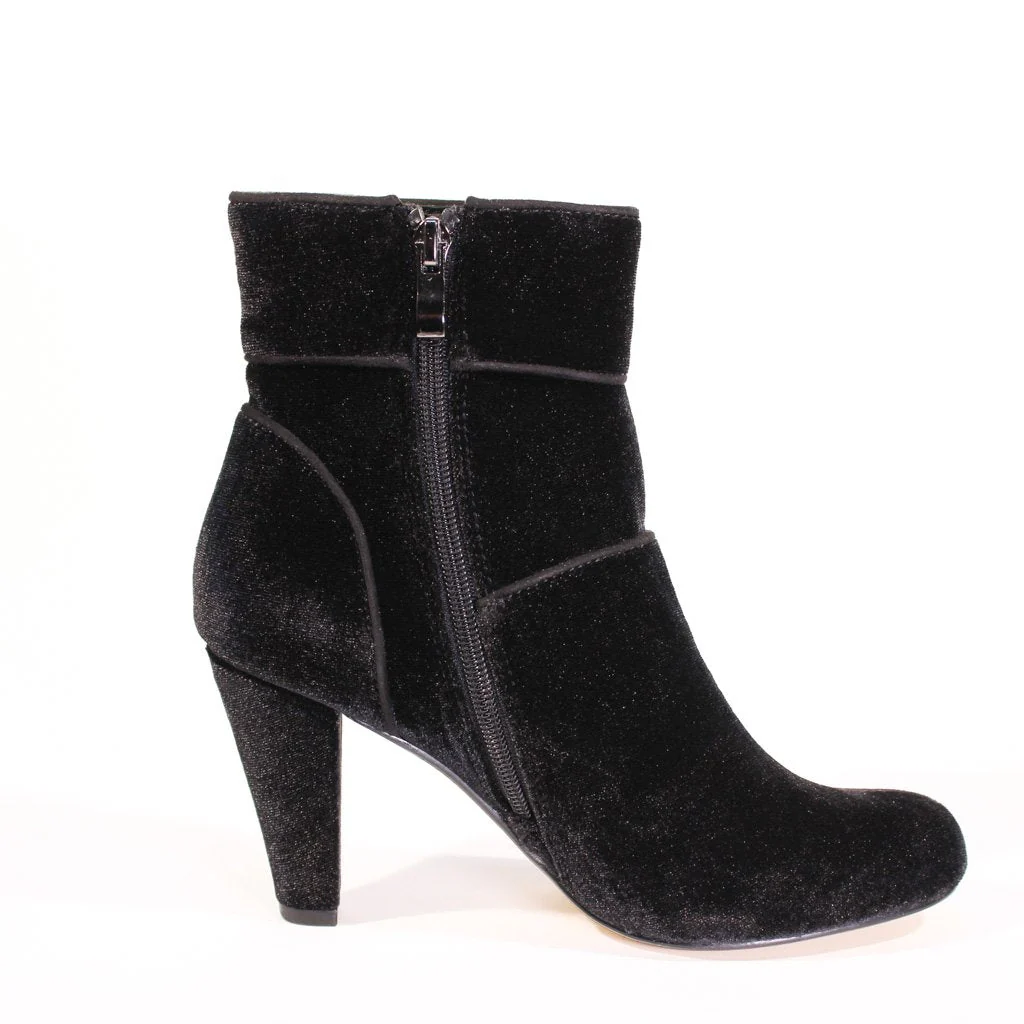 Topaz Velvet Booties - Olabens