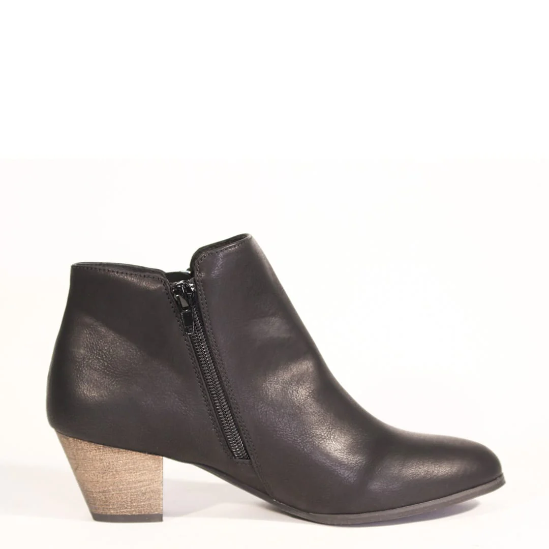 Logan Western Booties - Olabens