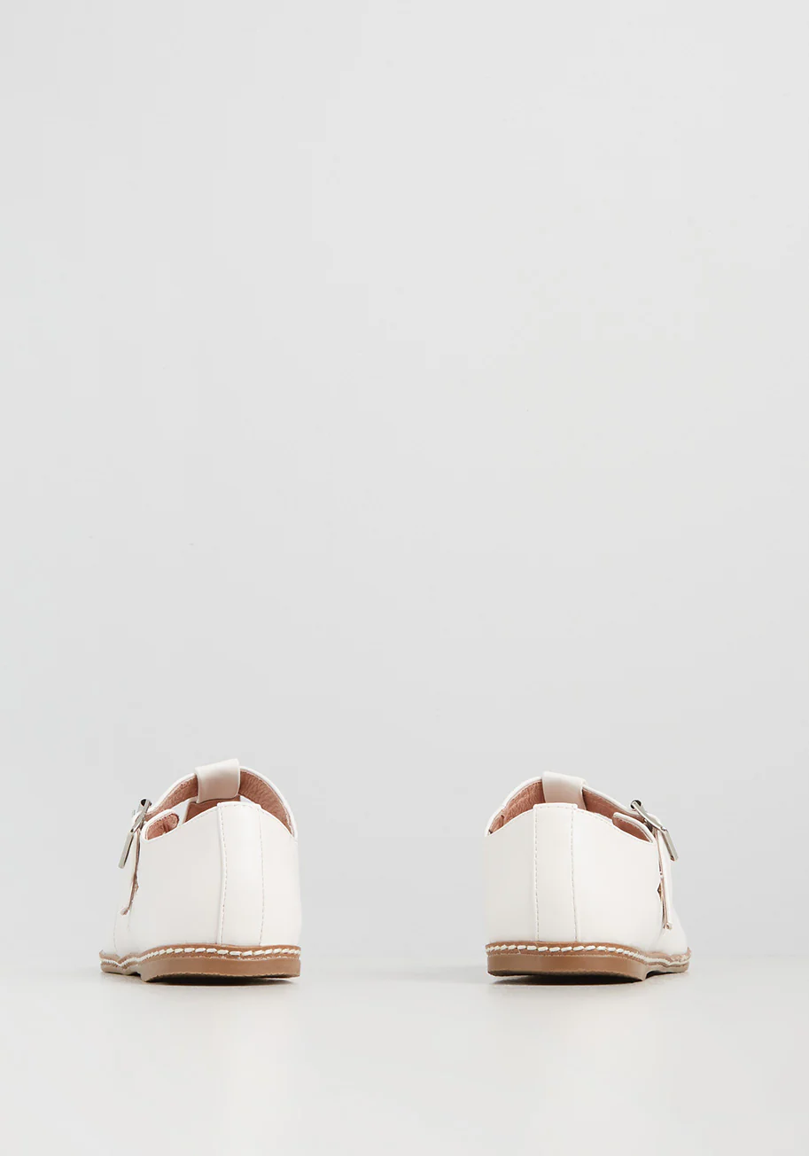 Cut-Out Early T-Strap Flat - Olabens