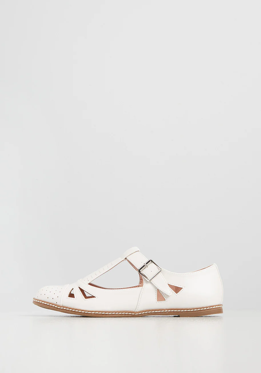 Cut-Out Early T-Strap Flat - Olabens