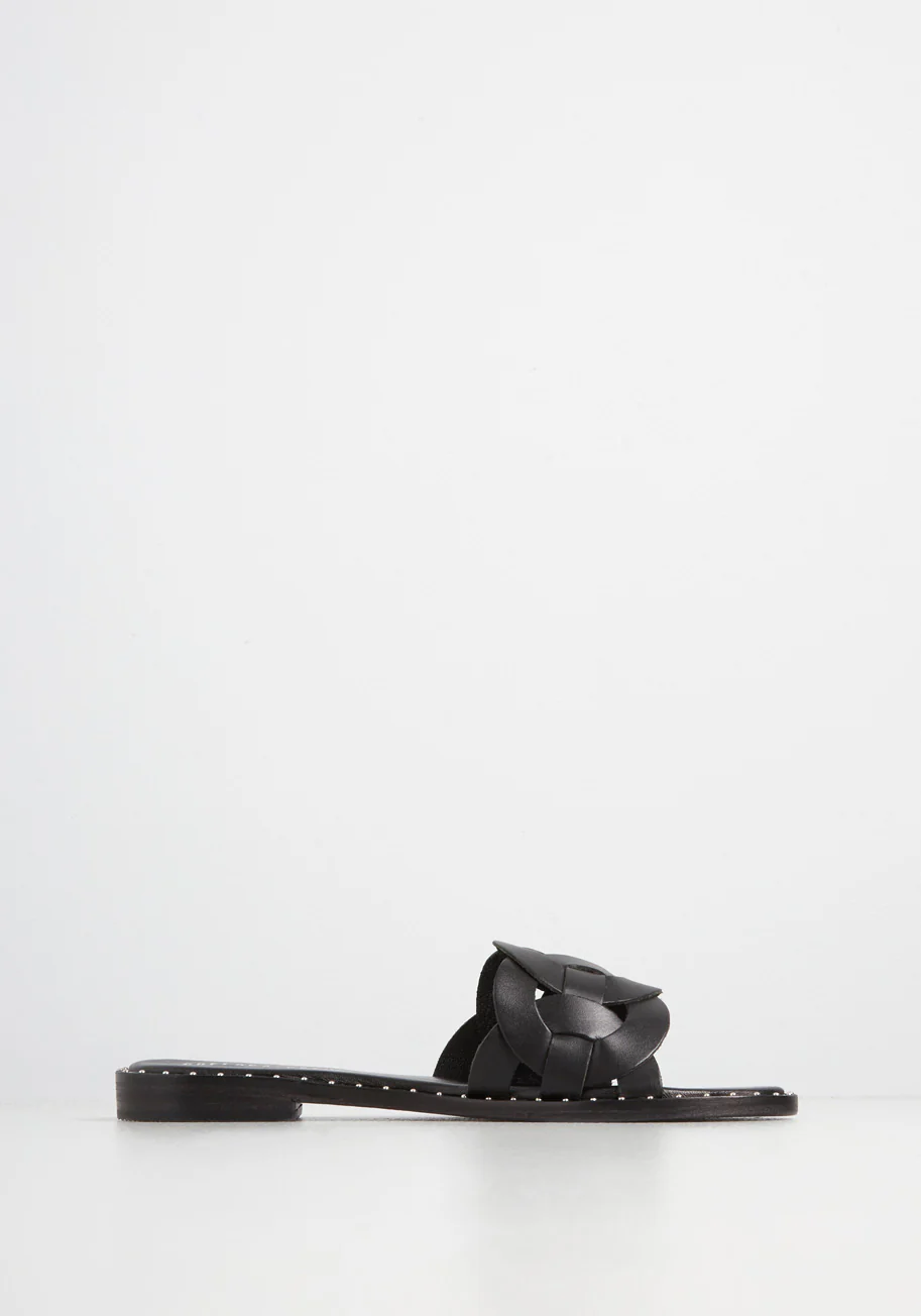 A Chic Summer to Remember Slide Sandal - Olabens