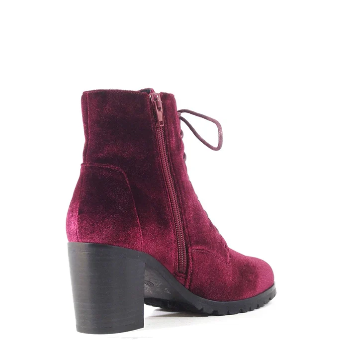 Timothy Velvet Booties - Olabens